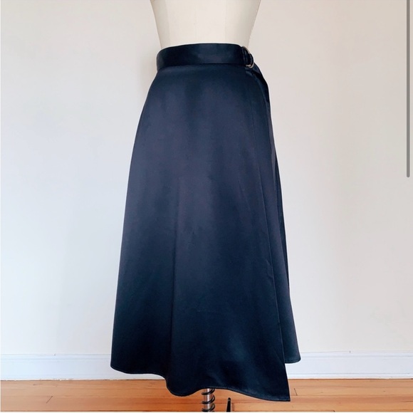 ISO- H&M Navy satin midi skirt- 6,8,10 size - Picture 5 of 6